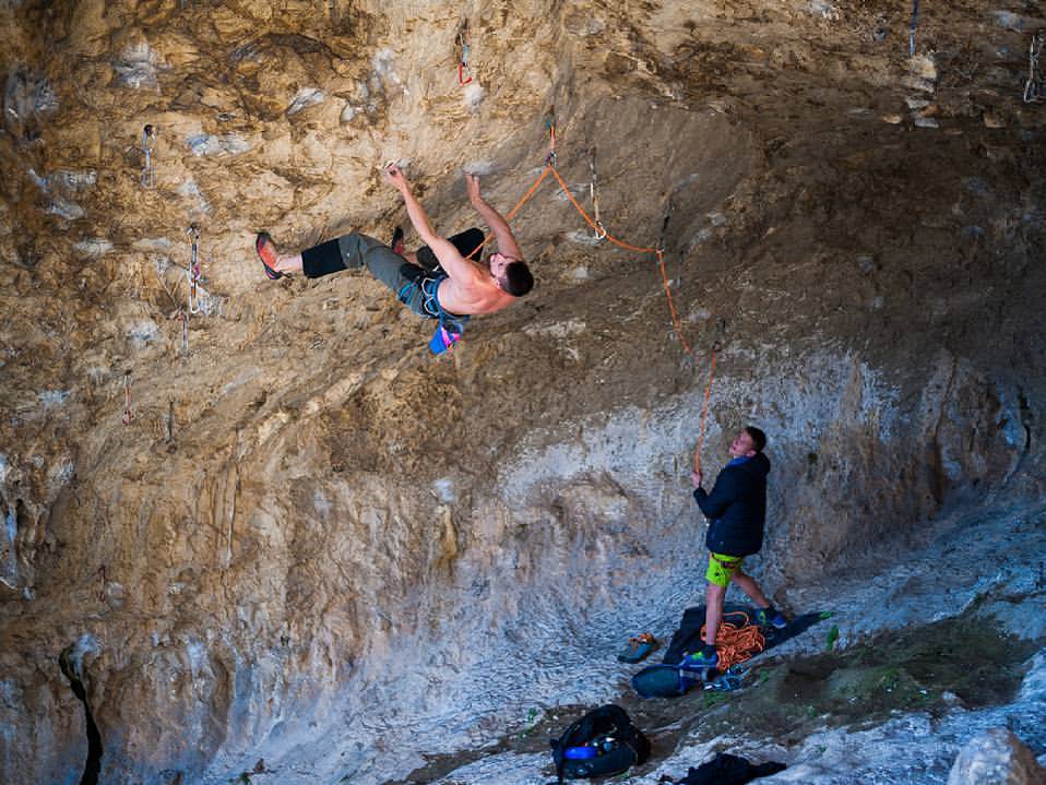 Jernej Kruder in Za staro kolo in majhnega psa (8c+) @photo by Luka Tambača