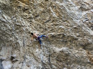 Lovro Črep in Strelovod (8c) at Mišja peč @photo by Ivana Staraj