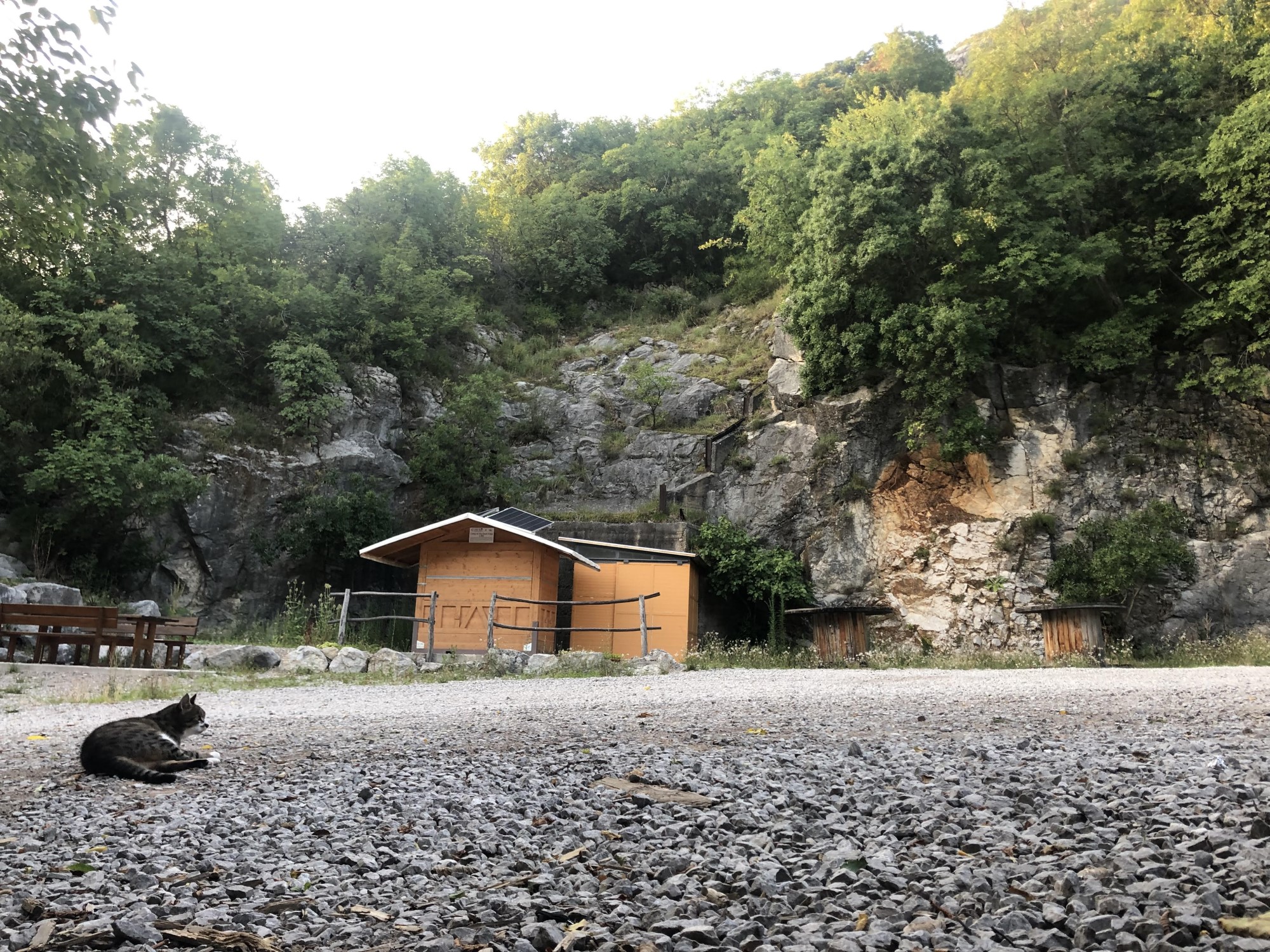 Mišja peč & Osp parking lot